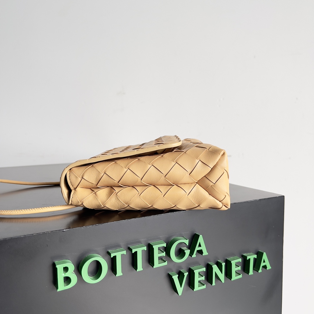 𝗕𝗼𝘁𝘁𝗲𝗴𝗮 𝗩𝗲𝗻𝗲𝘁𝗮———— BV is the king of cost-effectiveness💥, with woven texture➕super high-quality lambskin as always, with zippers and adjustable drawstrings, and it can hold anything in your belly💫It can hold anything, and it is very light in weight, suitable for girls of all ages🈴️ Style number: 741897 Size: 19*15*5.5cm - Image 2