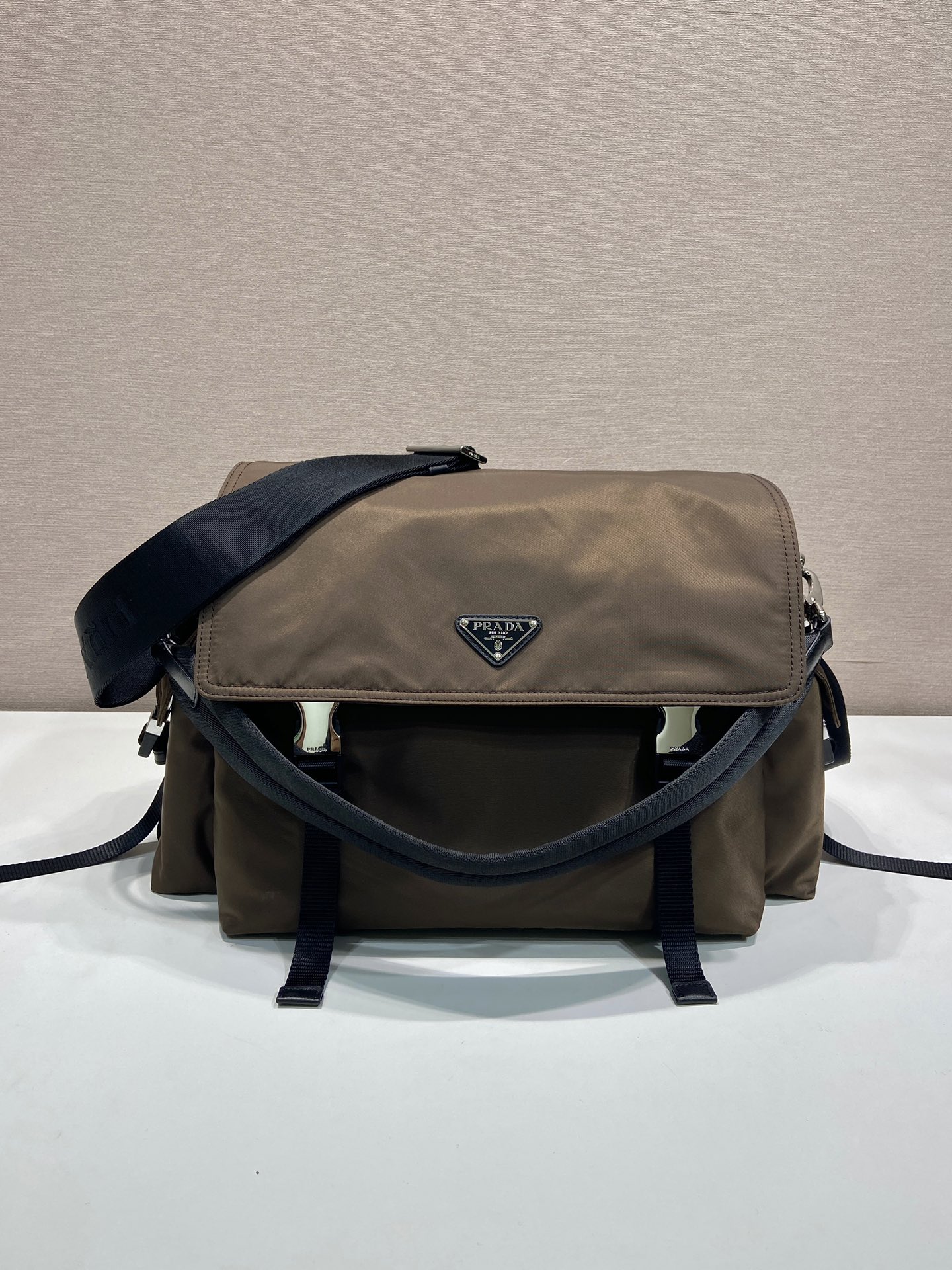 🎉New arrival mailbag🎉2VD082 ocher brown🎉🎉 The Explore bag perfectly blends elegance and functionality, with a soft silhouette with multiple pockets - Image 2