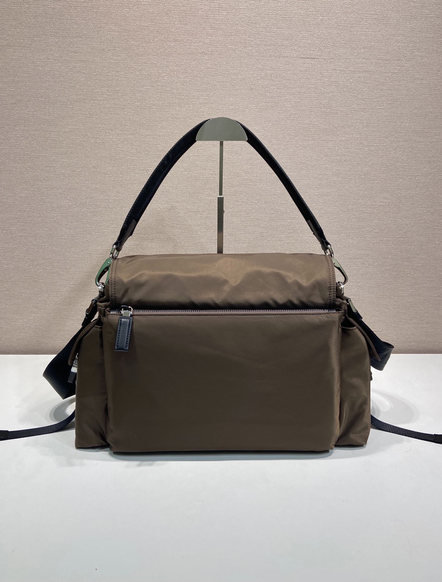 🎉New arrival mailbag🎉2VD082 ocher brown🎉🎉 The Explore bag perfectly blends elegance and functionality, with a soft silhouette with multiple pockets - Image 4