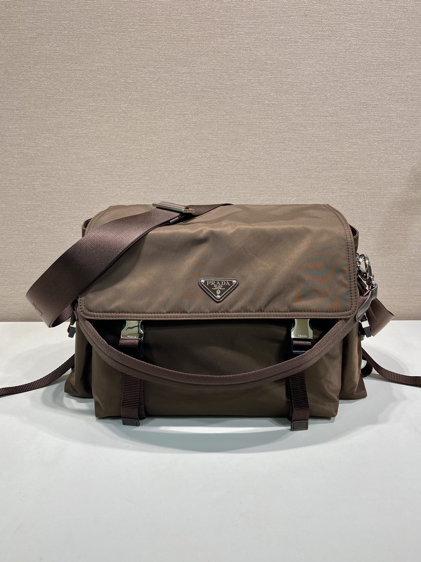 🎉New arrival mailbag🎉2VD082 ocher brown🎉🎉 The Explore bag perfectly blends elegance and functionality, with a soft silhouette with multiple pockets - Image 2