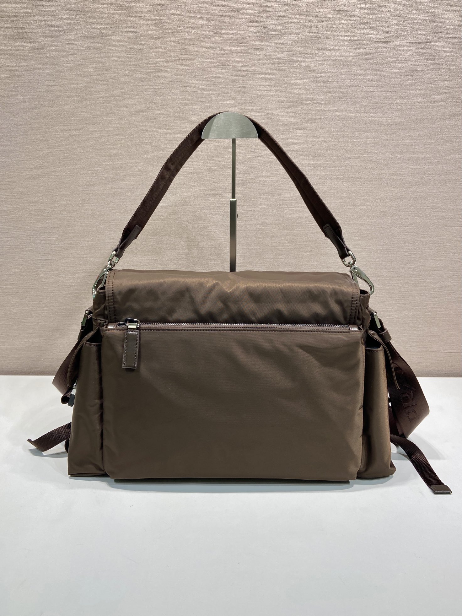 🎉New arrival mailbag🎉2VD082 ocher brown🎉🎉 The Explore bag perfectly blends elegance and functionality, with a soft silhouette with multiple pockets - Image 4