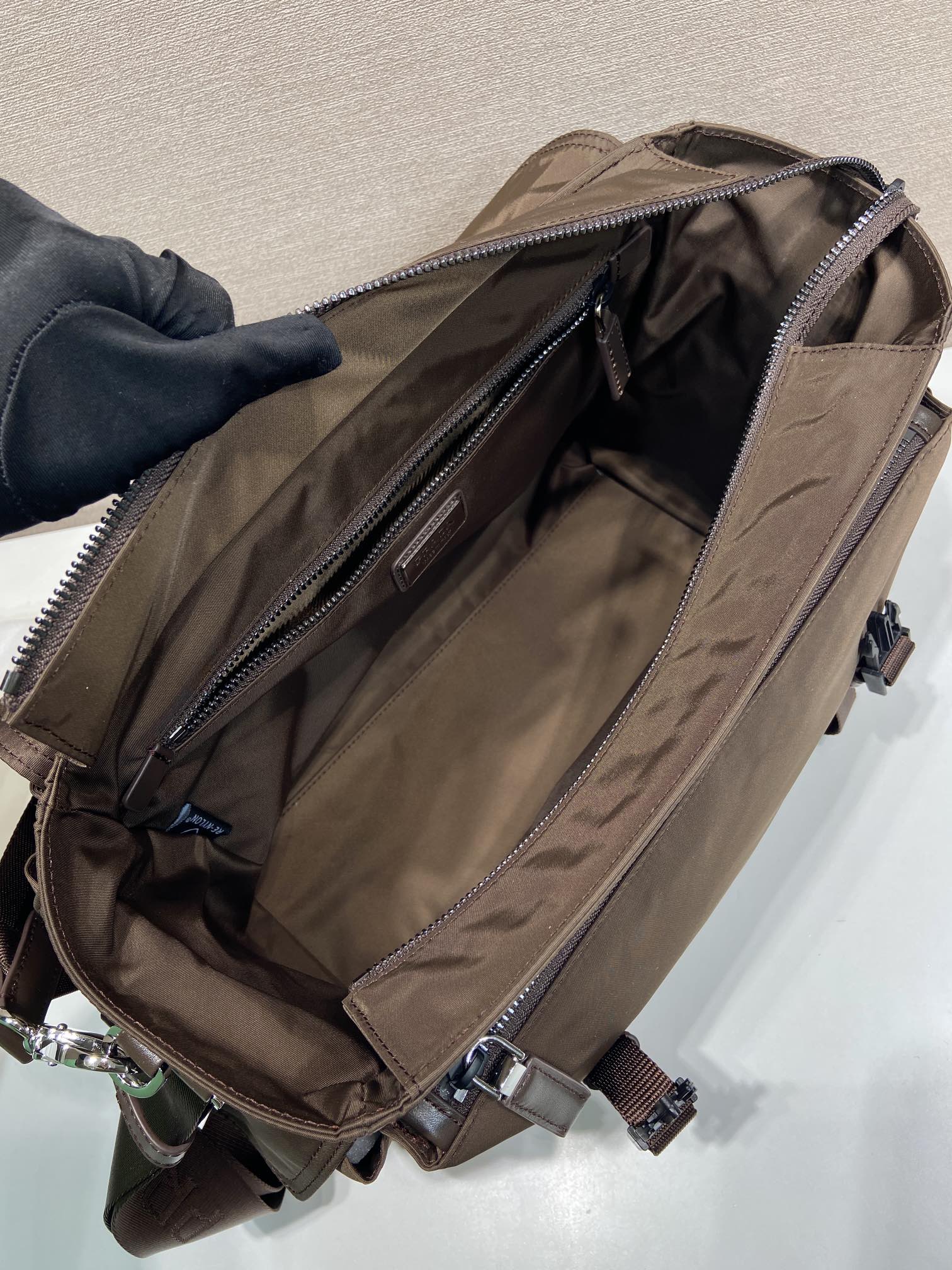 🎉New arrival mailbag🎉2VD082 ocher brown🎉🎉 The Explore bag perfectly blends elegance and functionality, with a soft silhouette with multiple pockets - Image 8