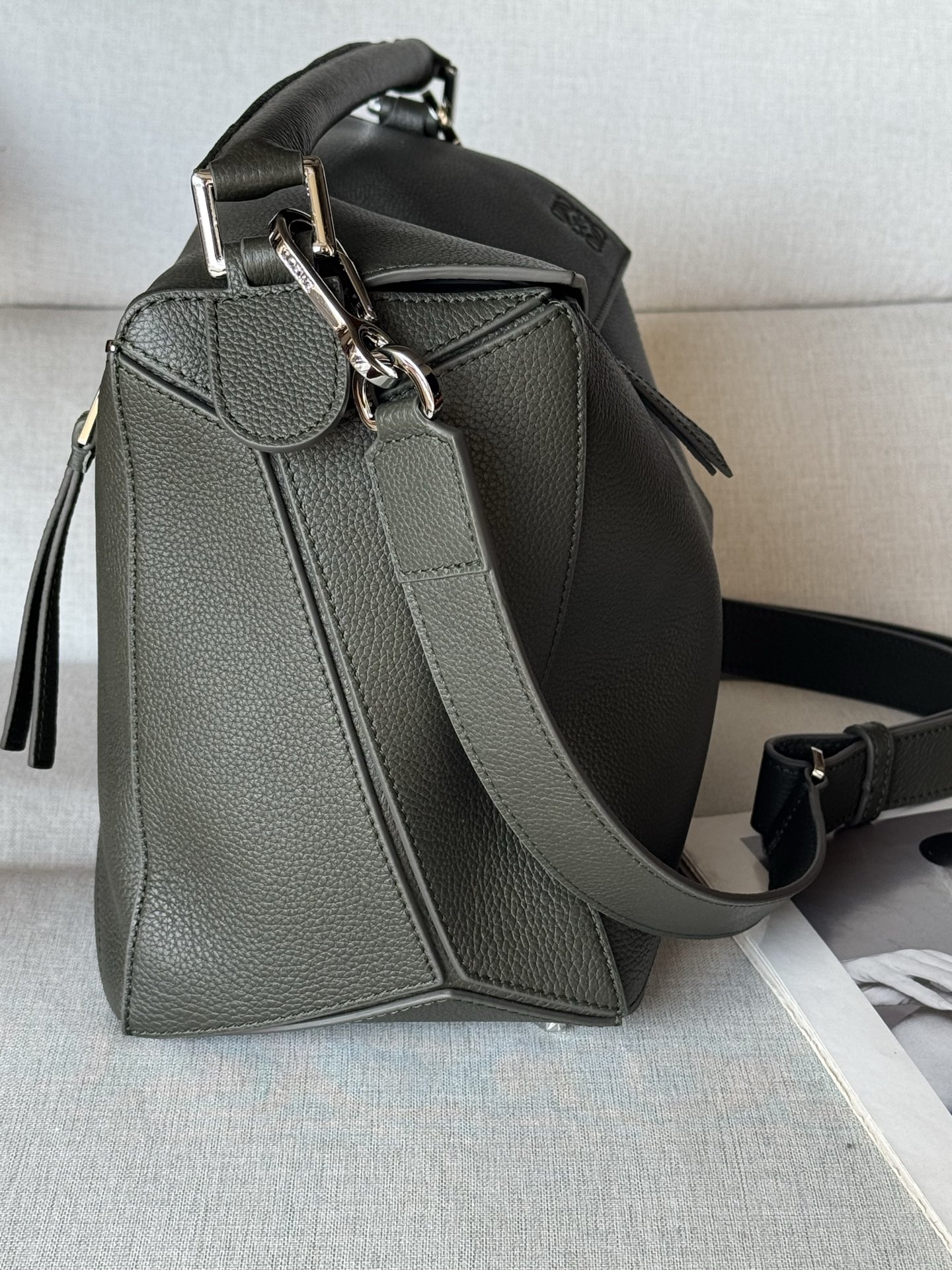 dark khaki green Large Deer Leather Puzzle Bag Model 7503 The Puzzle bag is creative director Jonathan Anderson’s first handbag for LOEWE - Image 3