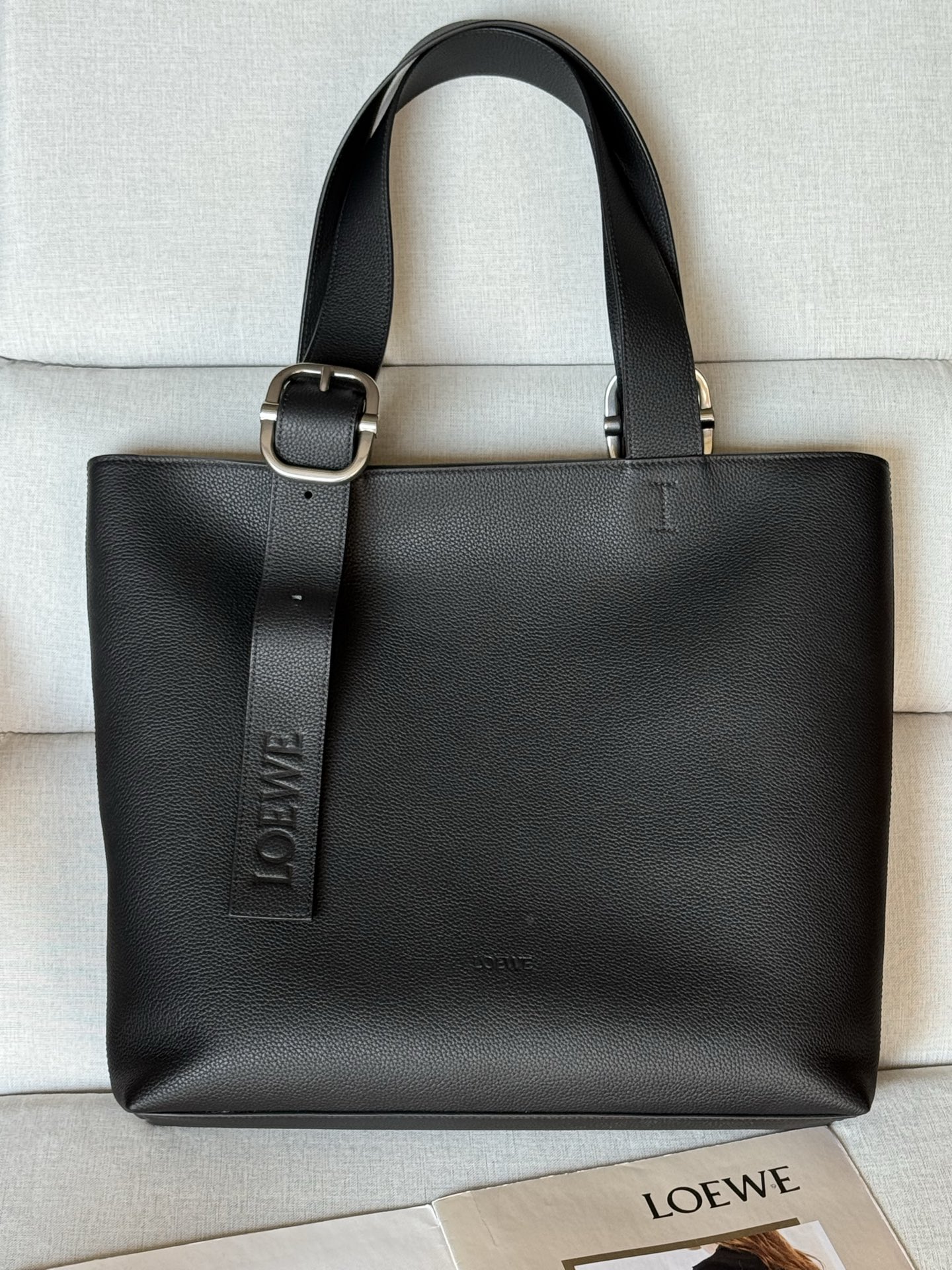 Soft grained calfskin Loop zip tote bag 35-35-10 The Loop Zip Tote is soft and structured, with a streamlined silhouette and chic details