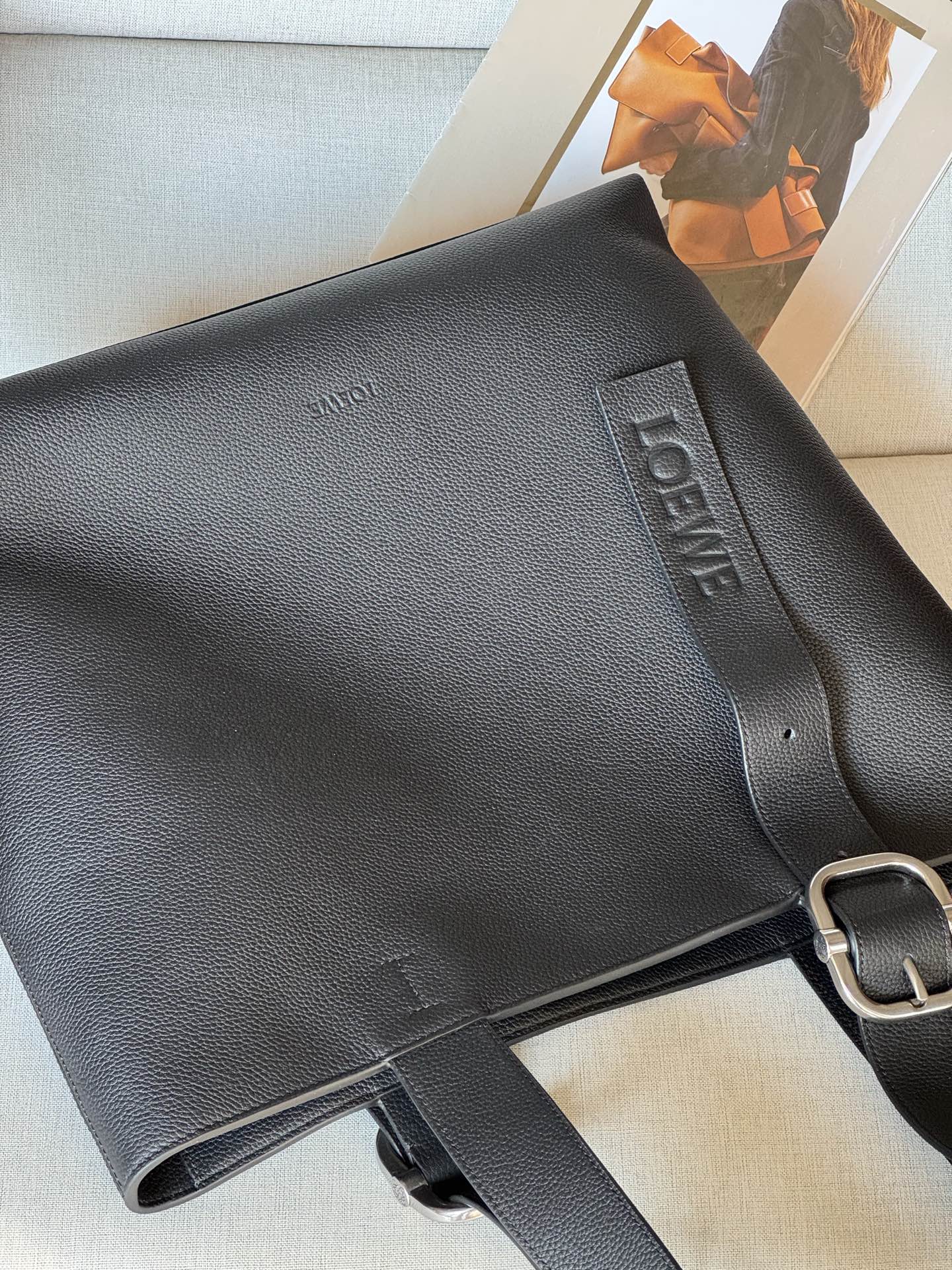 Soft grained calfskin Loop zip tote bag 35-35-10 The Loop Zip Tote is soft and structured, with a streamlined silhouette and chic details - Image 4