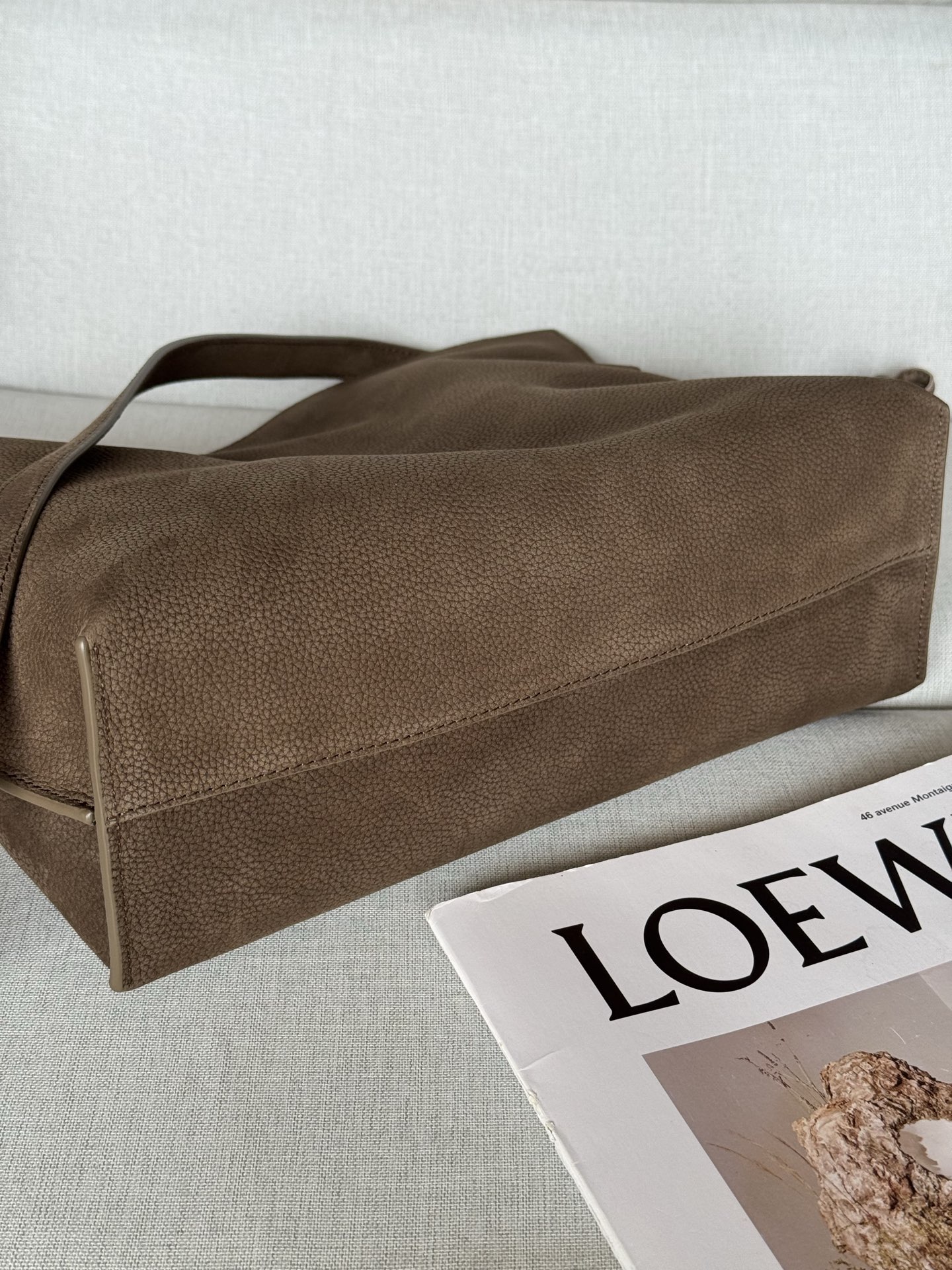 Medium flamenco clutch in grained nubuck 11050A , Flamenco clutch is crafted from soft materials for a slouchy style and has a drawstring accented with a historic knot - Image 6