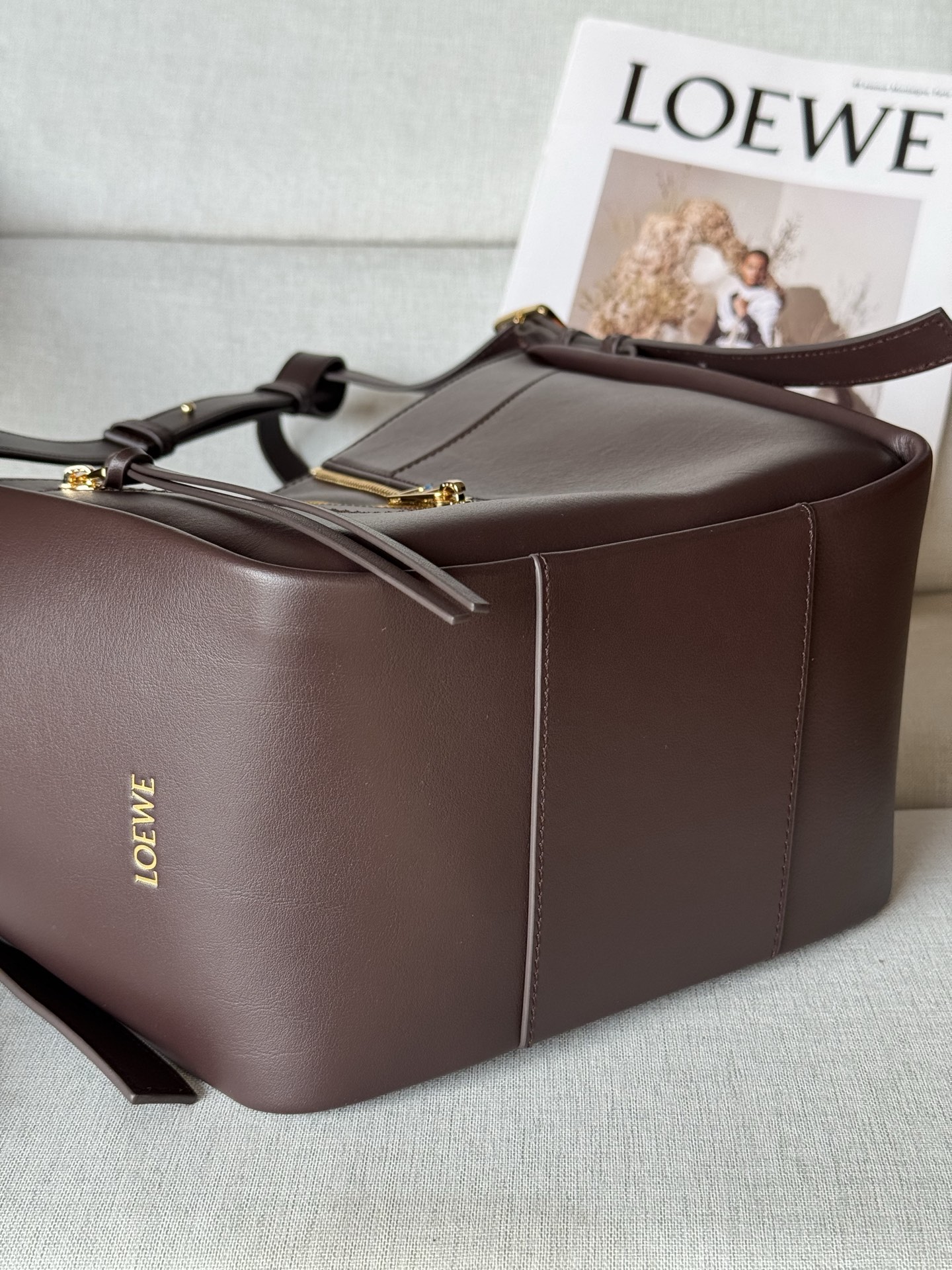 Classic Calf Leather Hammock Flip Bag Model 33705 The Hammock Flip handbag interprets a classic bag with soft texture and practical functions, while continuing the series' iconic details - Image 6