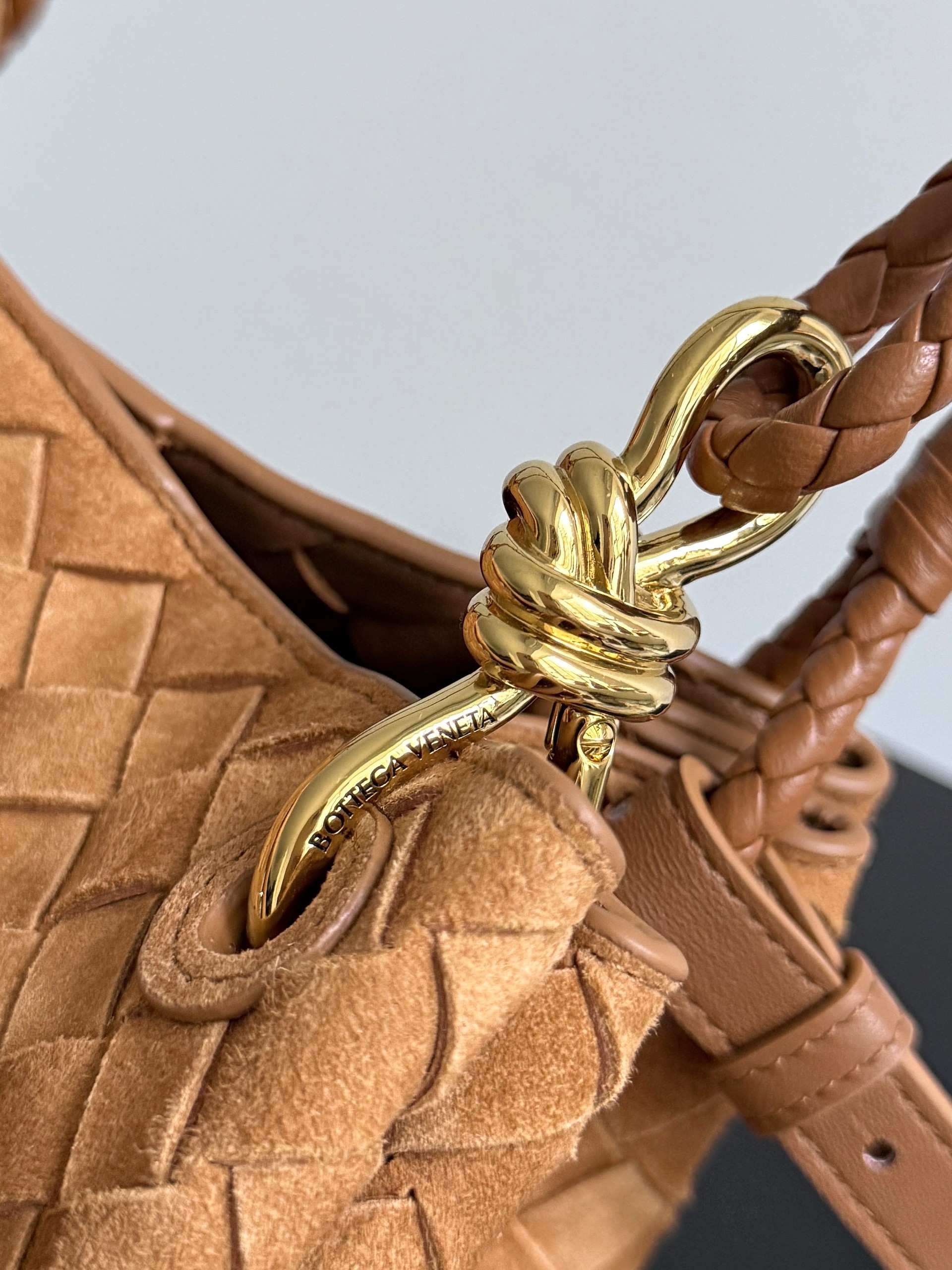 BOTTEGA VENETA's 2025 new autumn product, medium parachuta - Image 3