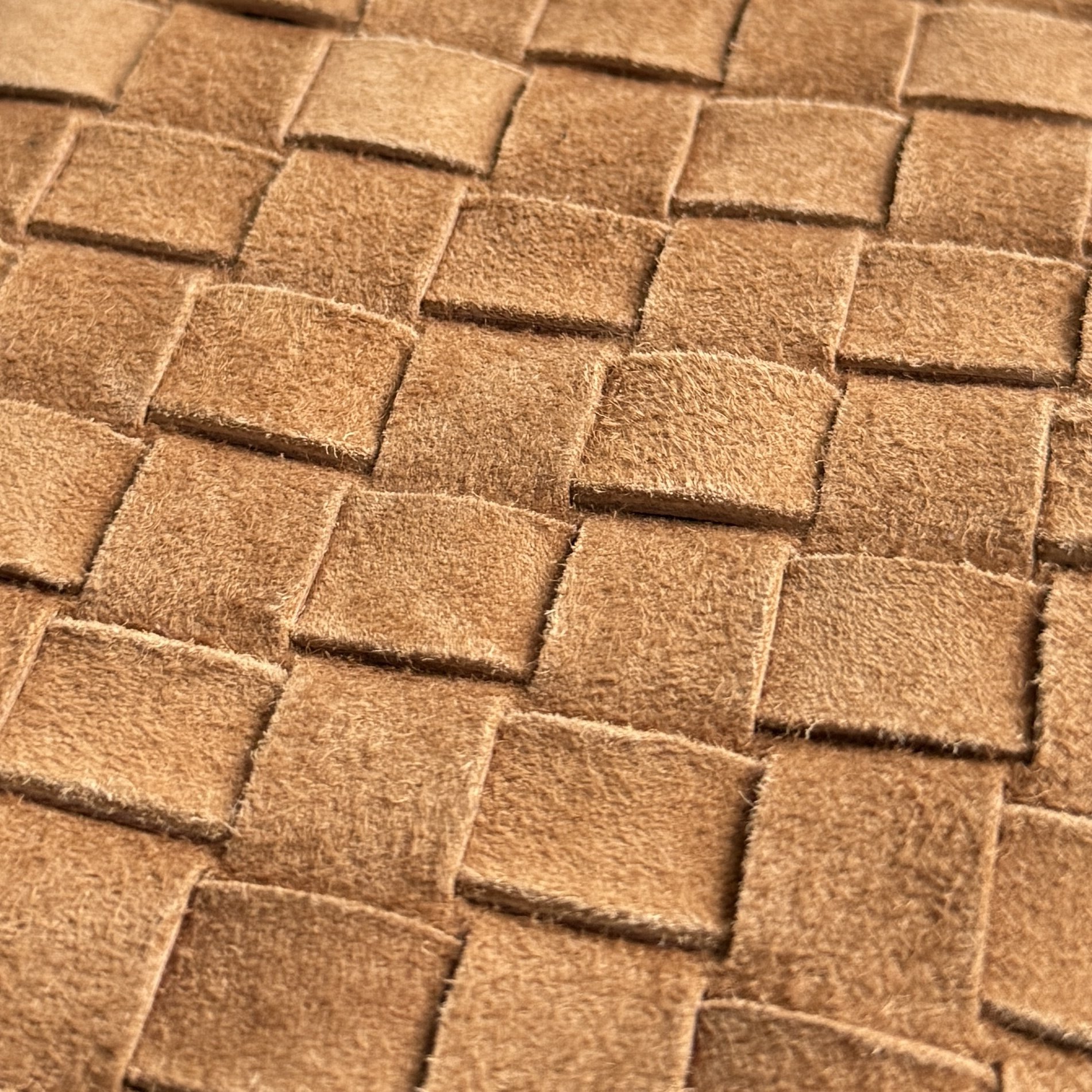 BOTTEGA VENETA's 2025 new autumn product, medium parachuta - Image 9