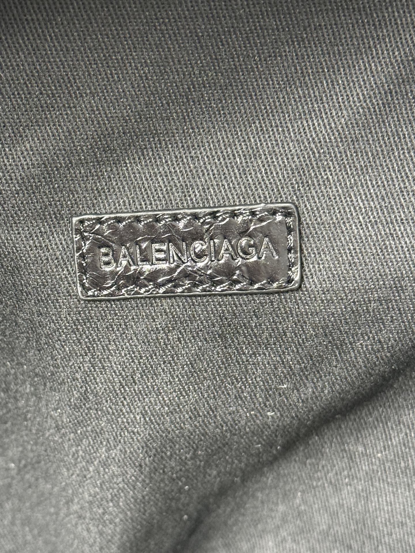 New Balenciag* Balenciaga/ARMY series - Image 8