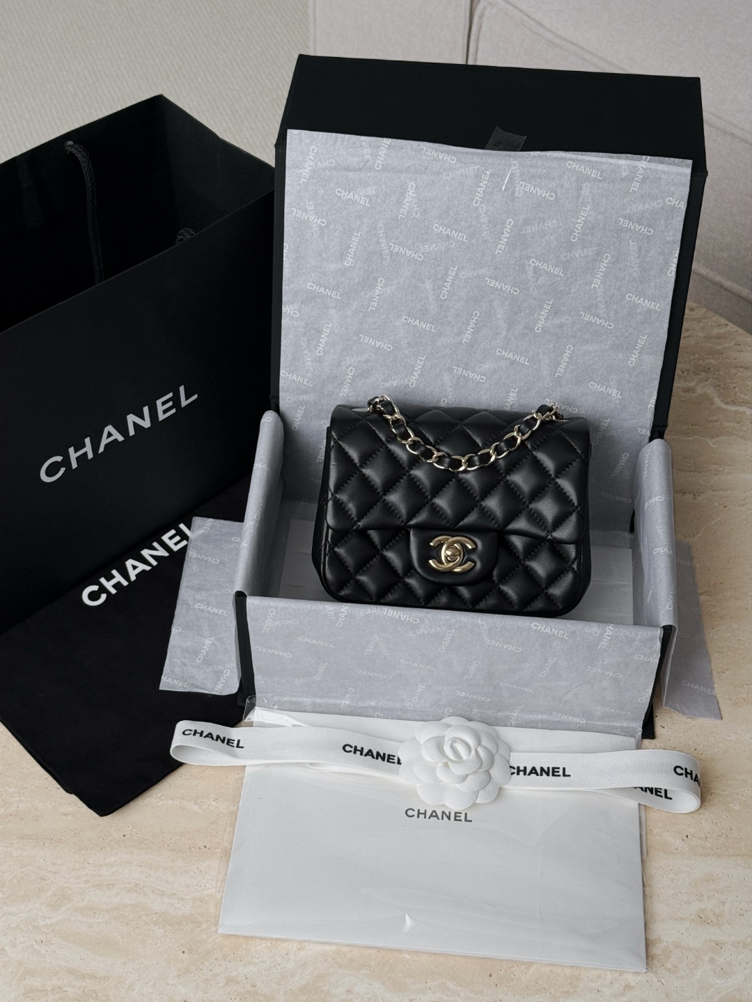 cf17 sheep black light gold The black and light gold color scheme is very feminine and elegant, it can be salty or sweet ~ simple and classic design, outstanding texture, it is both aura and elegant when carried on the back - Image 14