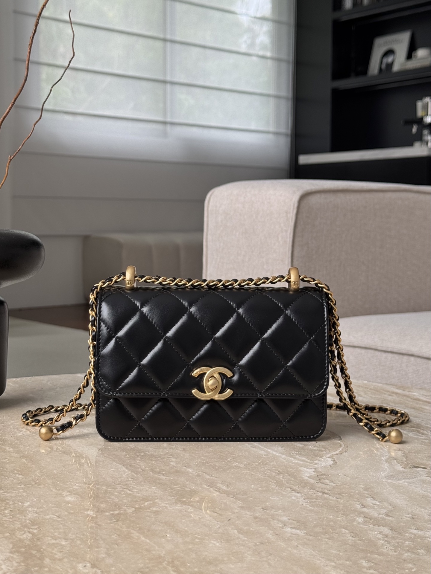 The double golden ball series bags are so cost-effective! Lots of memorizing methods~ The length can be adjusted, and can be carried on one shoulder, crossbody, or handheld🉑