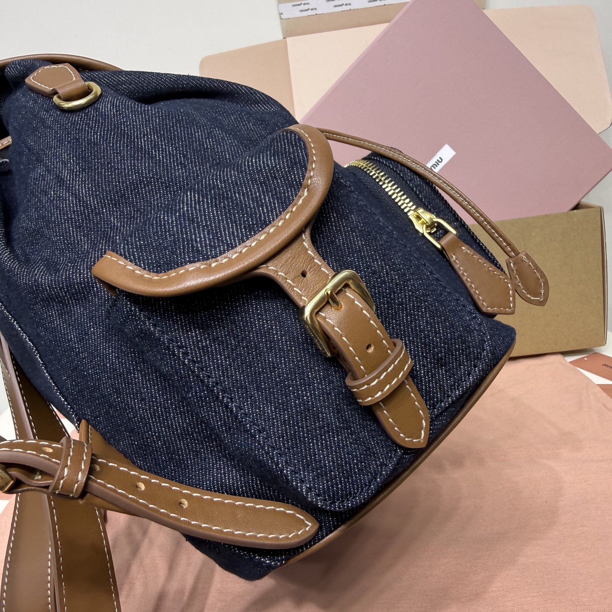 Top original order, 💰1480 counter quality MIU's new college-style backpack: 5BZ042, a perfect combination of canvas and high-quality calfskin, with a thick and wear-resistant linen blend lining - Image 7