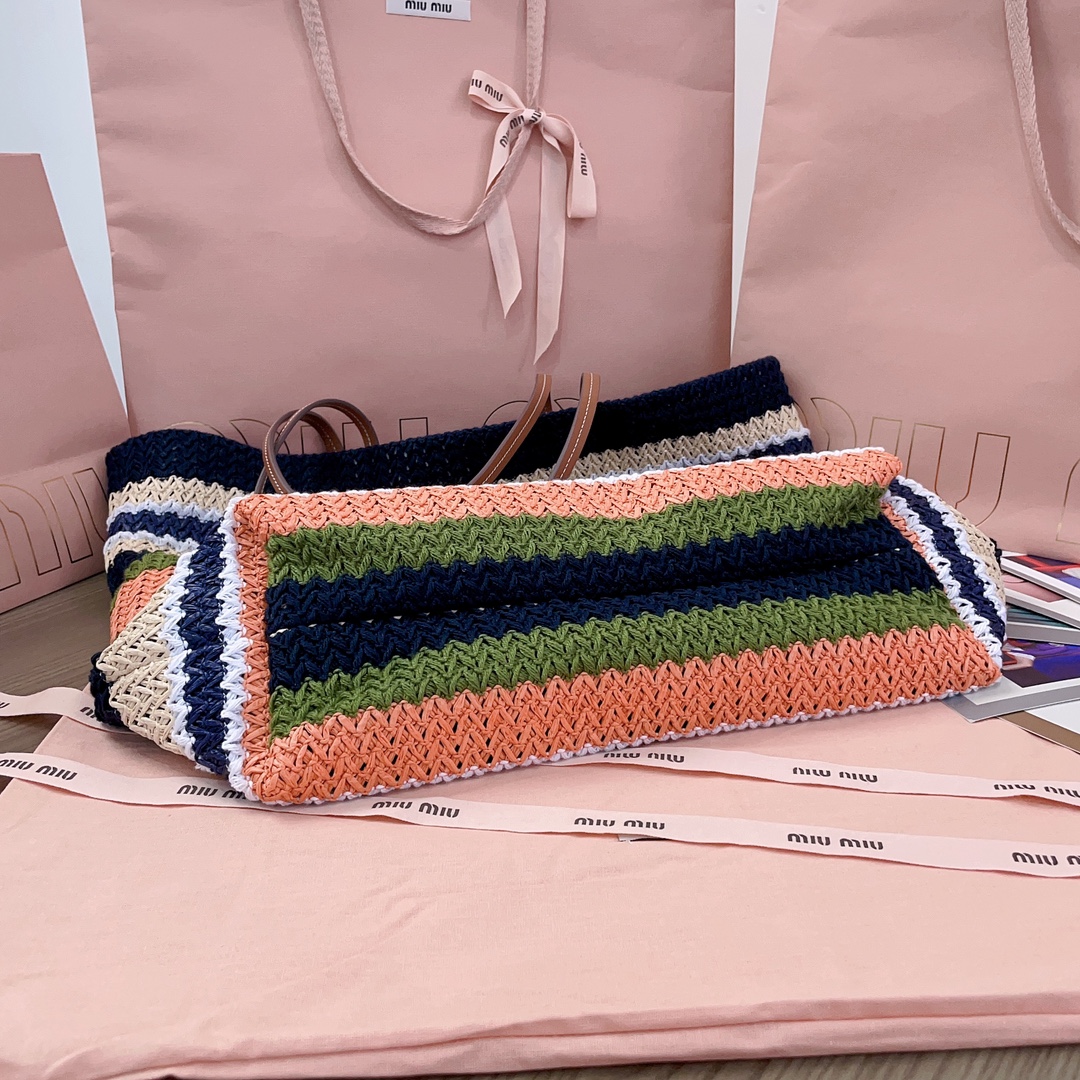 Top original order, 💰1250 counter quality Knit new colors 5BG228, imported raffia straw spliced cotton thread woven tote bag, fresh and pleasant blue tone, unique woven texture adds a touch of retro sentiment, high-end and girly, iconic Miu Miu embroidery on the front, cotton lining, ultra-light, large capacity, a must-have for travel, suitable for all seasons, super beautiful in person, size: 40X34X16CM, with original packaging - Image 4