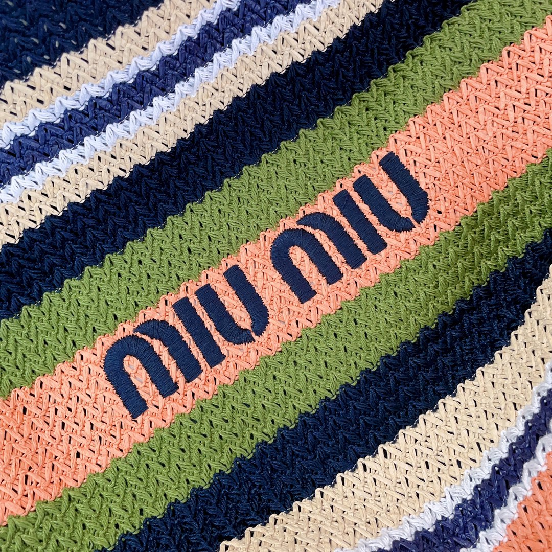 Top original order, 💰1250 counter quality Knit new colors 5BG228, imported raffia straw spliced cotton thread woven tote bag, fresh and pleasant blue tone, unique woven texture adds a touch of retro sentiment, high-end and girly, iconic Miu Miu embroidery on the front, cotton lining, ultra-light, large capacity, a must-have for travel, suitable for all seasons, super beautiful in person, size: 40X34X16CM, with original packaging - Image 5
