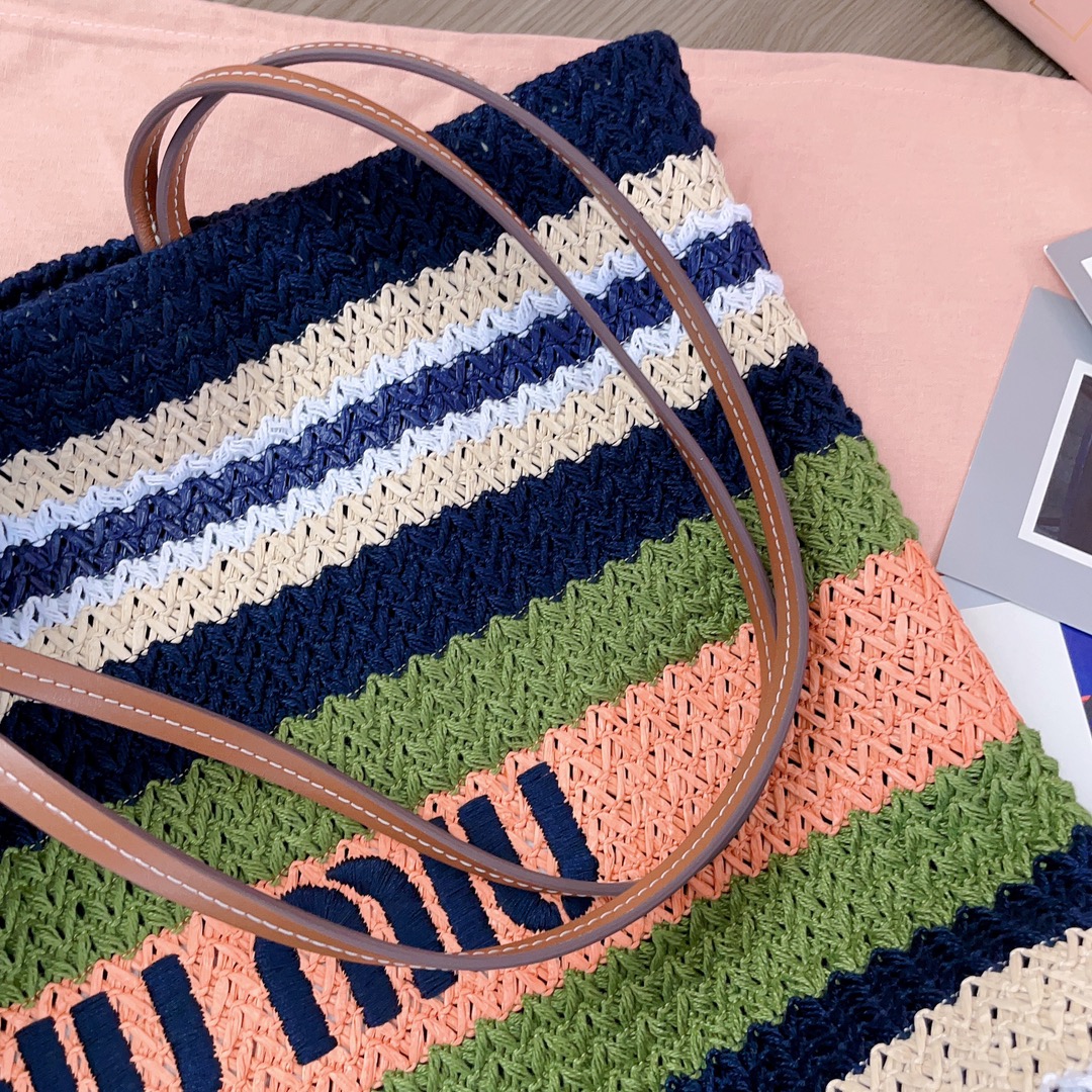 Top original order, 💰1250 counter quality Knit new colors 5BG228, imported raffia straw spliced cotton thread woven tote bag, fresh and pleasant blue tone, unique woven texture adds a touch of retro sentiment, high-end and girly, iconic Miu Miu embroidery on the front, cotton lining, ultra-light, large capacity, a must-have for travel, suitable for all seasons, super beautiful in person, size: 40X34X16CM, with original packaging - Image 6