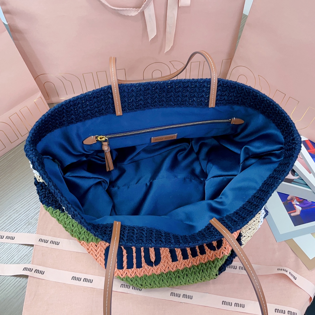 Top original order, 💰1250 counter quality Knit new colors 5BG228, imported raffia straw spliced cotton thread woven tote bag, fresh and pleasant blue tone, unique woven texture adds a touch of retro sentiment, high-end and girly, iconic Miu Miu embroidery on the front, cotton lining, ultra-light, large capacity, a must-have for travel, suitable for all seasons, super beautiful in person, size: 40X34X16CM, with original packaging - Image 7