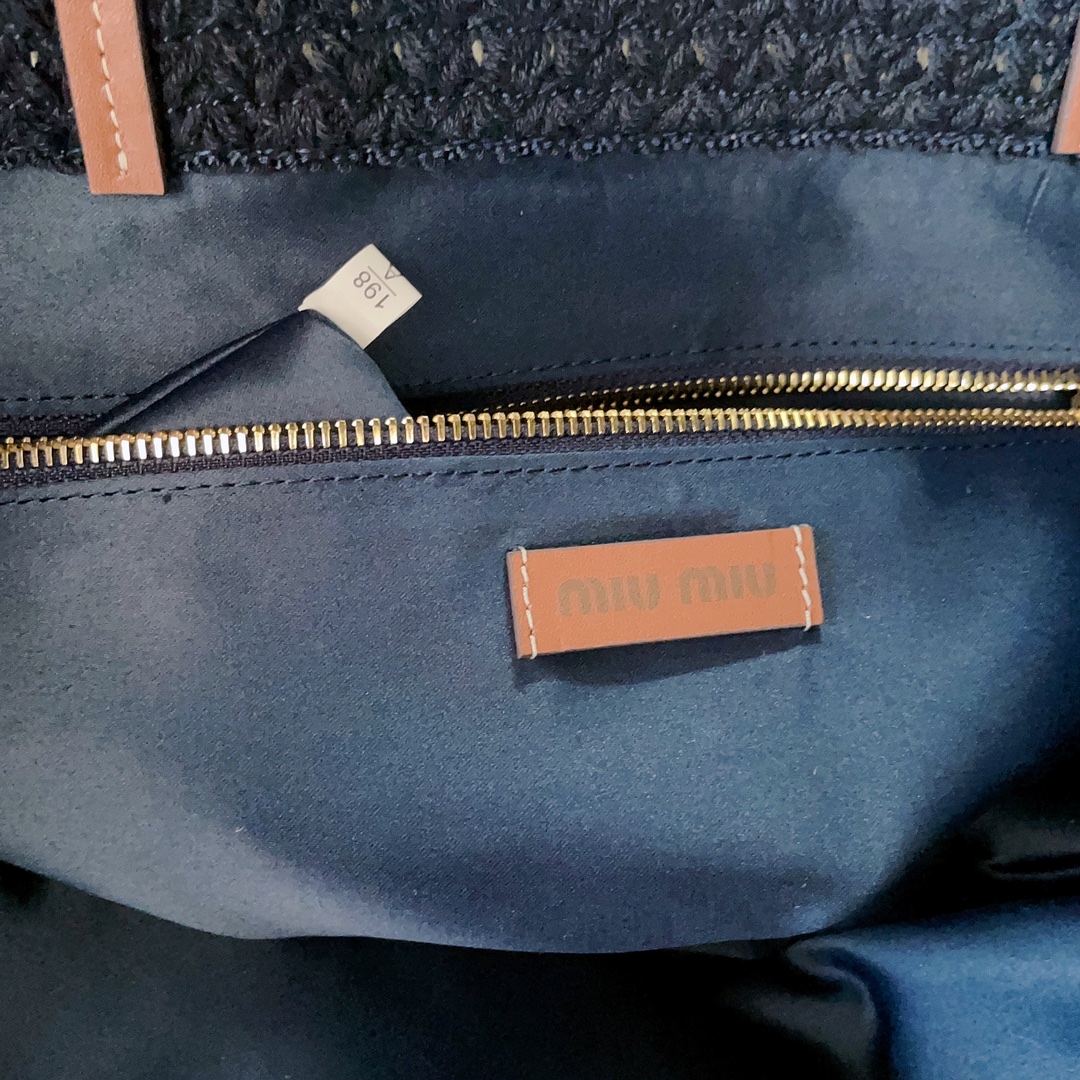 Top original order, 💰1250 counter quality Knit new colors 5BG228, imported raffia straw spliced cotton thread woven tote bag, fresh and pleasant blue tone, unique woven texture adds a touch of retro sentiment, high-end and girly, iconic Miu Miu embroidery on the front, cotton lining, ultra-light, large capacity, a must-have for travel, suitable for all seasons, super beautiful in person, size: 40X34X16CM, with original packaging - Image 8