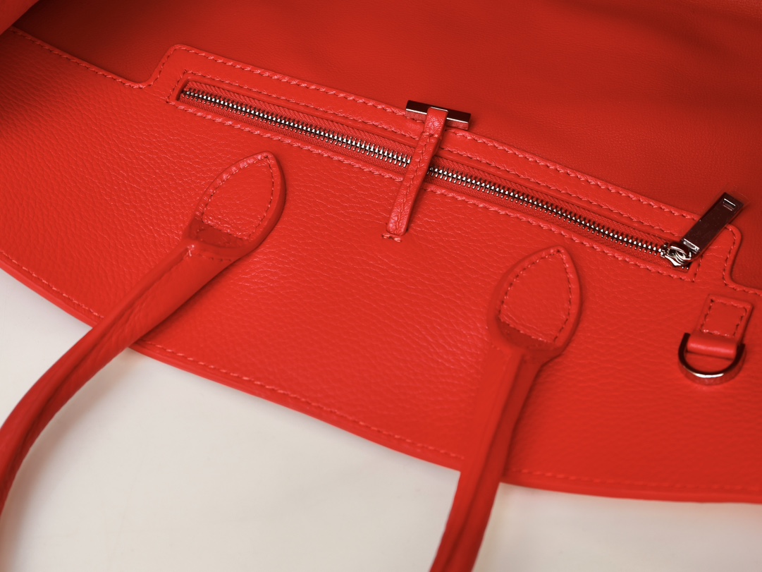 🛍🛍The same style of Ferragamo stars recommends "Hug Bag" 205608💫The new "HUG" is translated as "hug" - Image 5