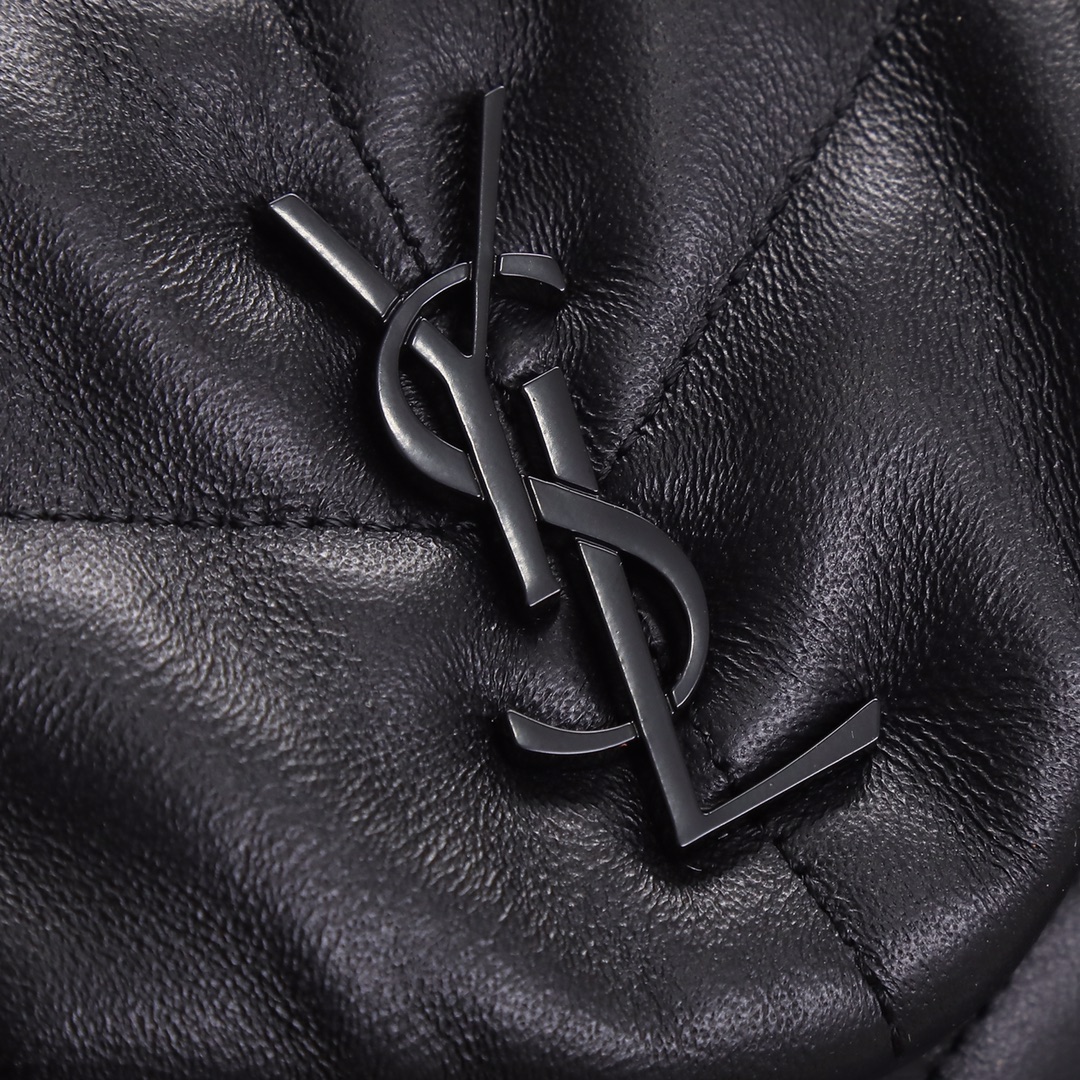 Exclusive real shot background】🔥Special original order🔥𝑳𝒐𝒖𝑳𝒐𝒖 puffer mini #LouLou puffer mini crossbody bag is coming! The whole bag is made of soft Italian lambskin, with Y's diagonal stripe quilting technology - Image 4