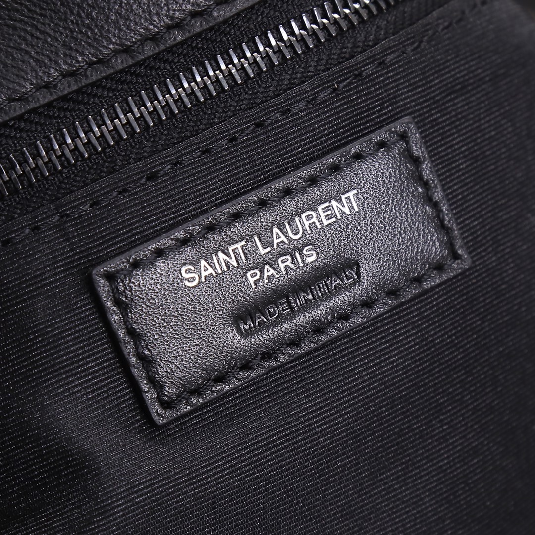 Exclusive real shot background】🔥Special original order🔥𝑳𝒐𝒖𝑳𝒐𝒖 puffer mini #LouLou puffer mini crossbody bag is coming! The whole bag is made of soft Italian lambskin, with Y's diagonal stripe quilting technology - Image 9
