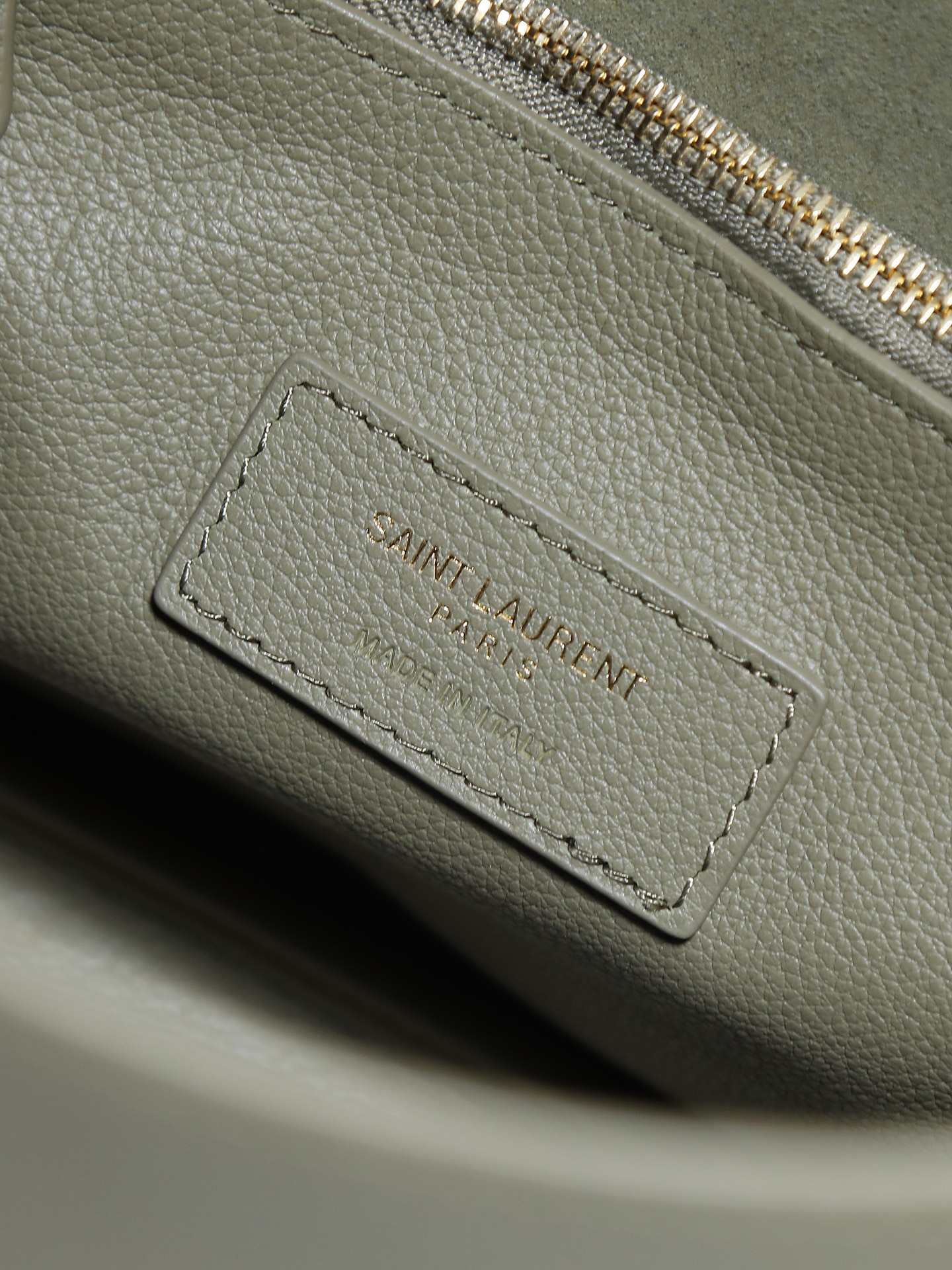 Premium original leather quality✅✅💄💄Model number: 713938 🆕New product shipped👏The popular LE 5A7 armpit bag♡The second-hand armpit bag that has become popular this year has always been very popular - Image 9