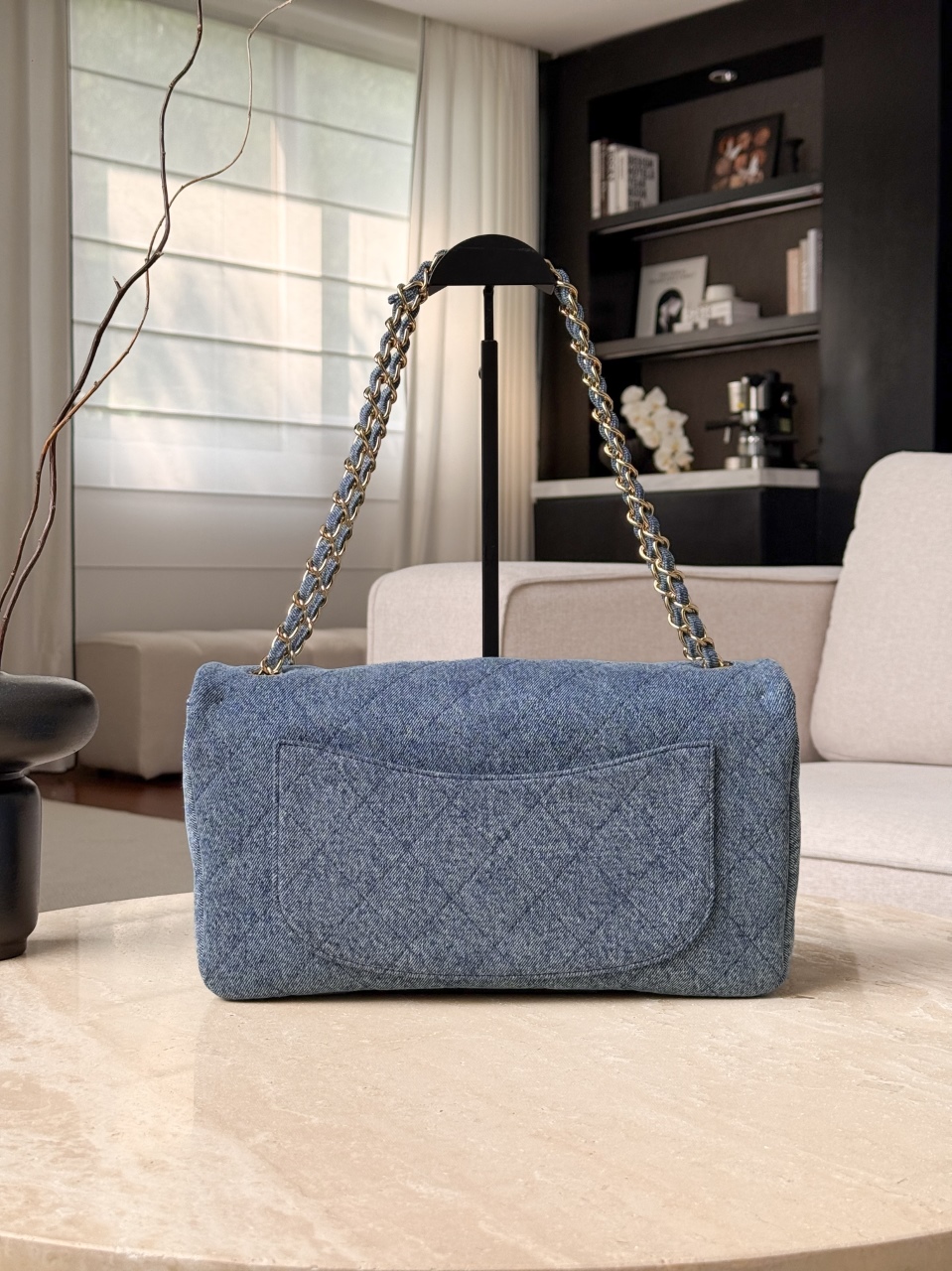 26a small flap denim Bag shape: Small flap bag style, with coordinated and exquisite proportions - Image 3