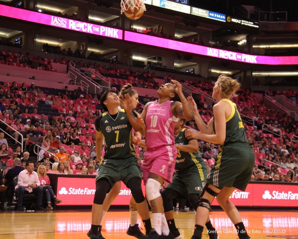 Partido de la WNBA entre Phoenix Mercury y Seattle Storm.