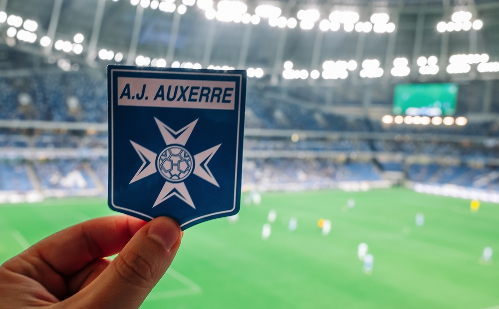 El escudo del que fue un grande de Europa durante unos años: el AJ Auxerre.
