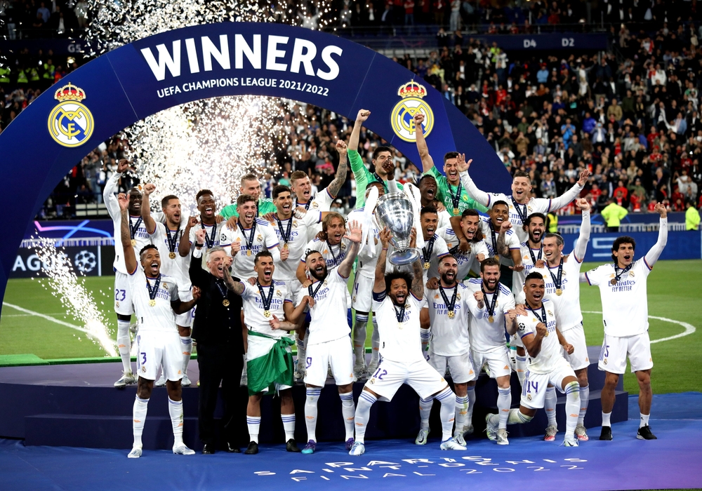 Una de las imágenes futbolísticas más habituales de los últimos años: el Real Madrid levantando la Champions League. / ph.FAB, ID de la foto: 2161811585