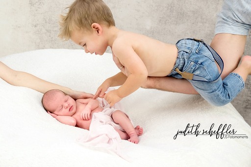 Judith Scheffler Fotografie | Neugeborenen Fotografie | Portraitfotograf auf alleFotografen