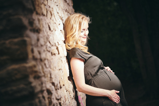 Lichtkegel-Fotografie | Schwangerschaft | Portraitfotograf auf alleFotografen