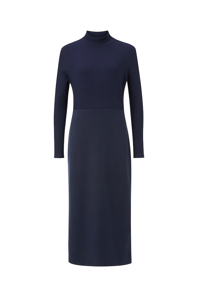 KLEID IM MATERIAL-MIX
