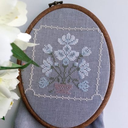 White Flowers cross stitch pattern pdf, Primitive Floral pattern