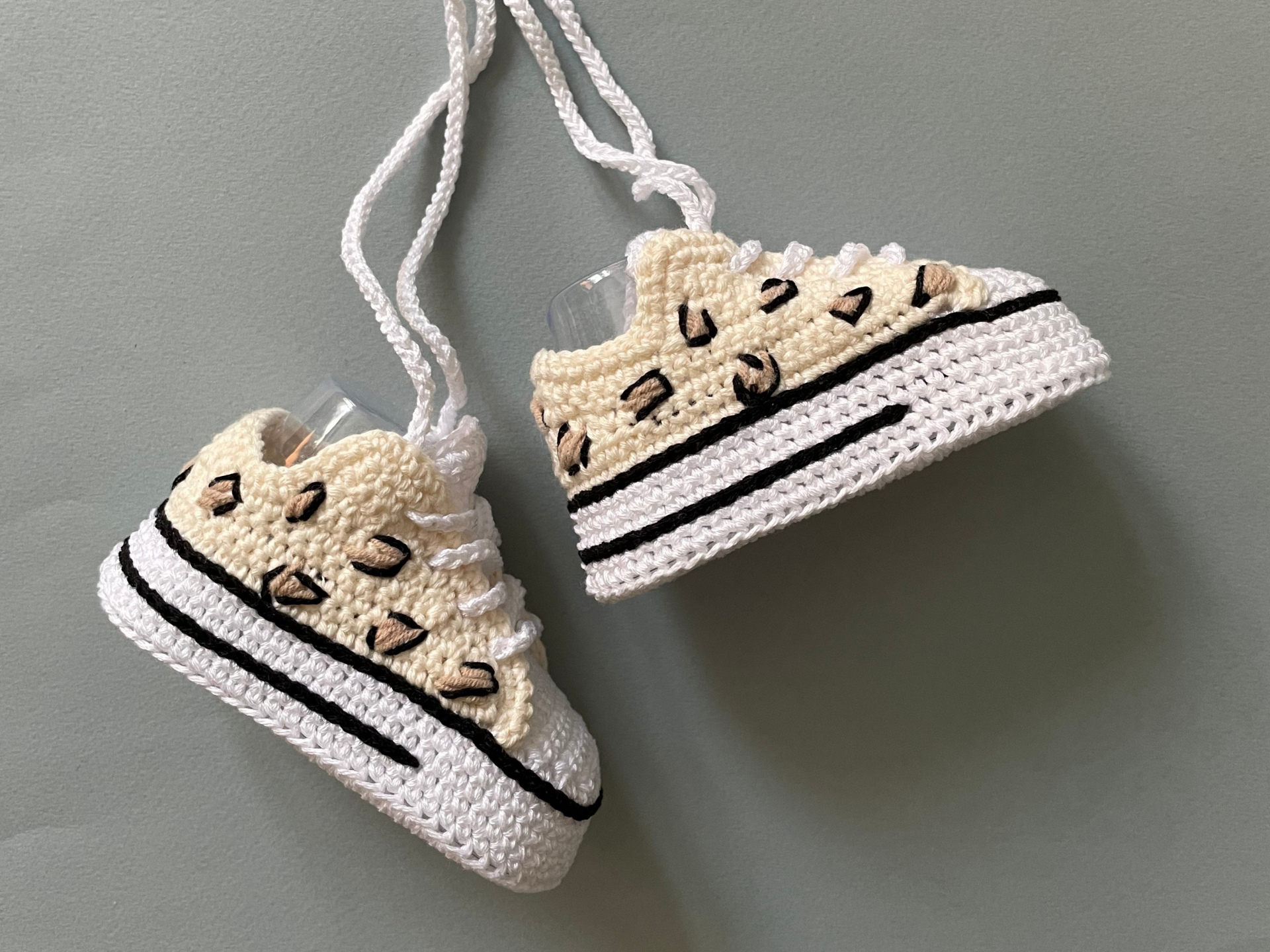 Baby booties with animal print crochet pattern 0-3 months 2 Baby booties with animal print crochet pattern 0-3 months - Image 2