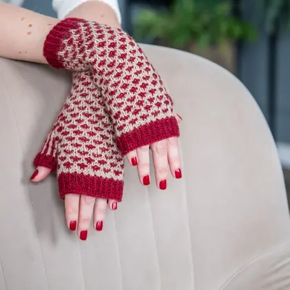 Chess mitts knitting pattern (PDF ENG)