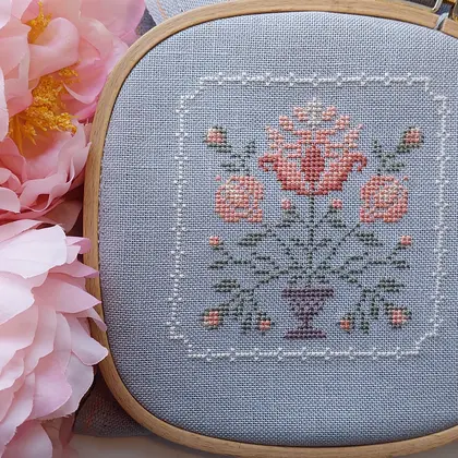 Beautiful primitive Pink Vintage Flowers cross stitch pattern