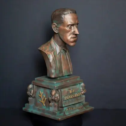 H.P. Lovecraft 11 inch bust