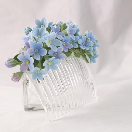 Hair comb with forget-me-nots