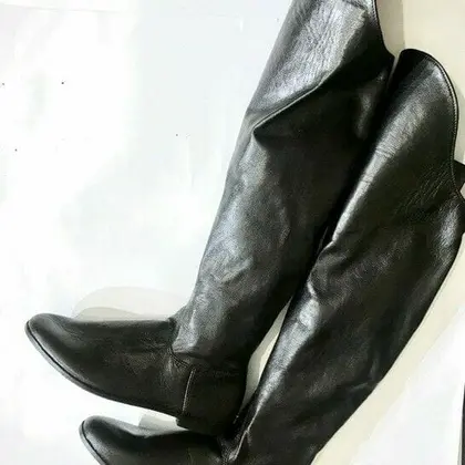 Leather-Jigging-Boots-Caucasian