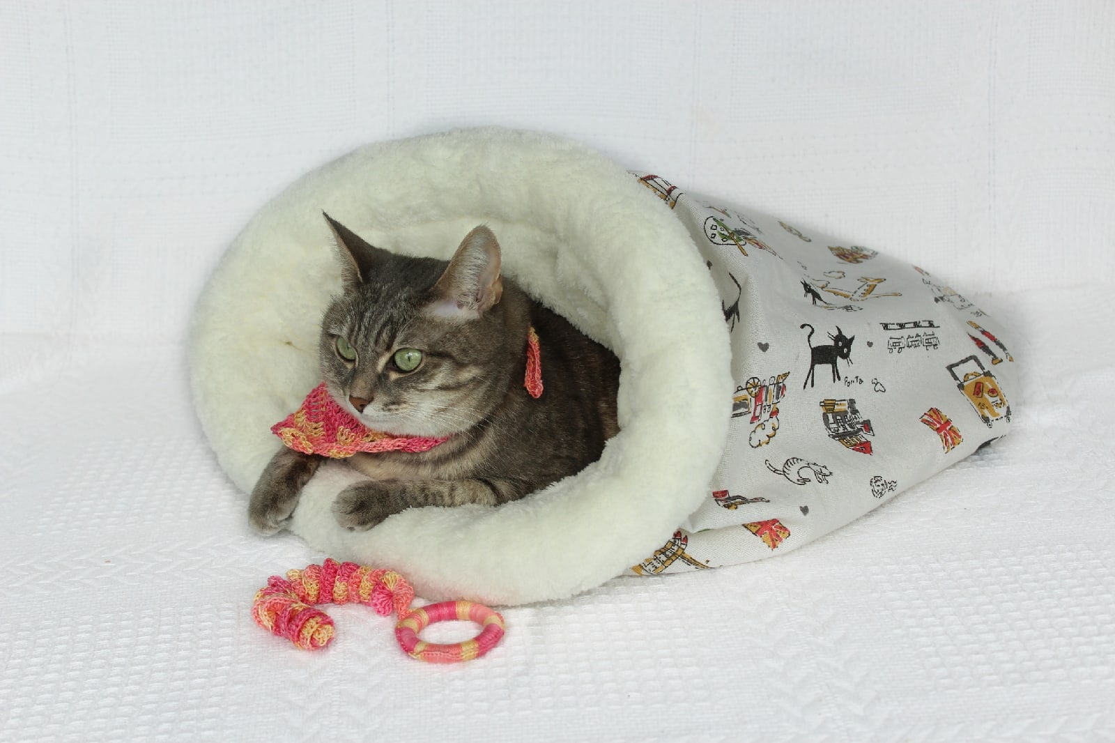 Cat bed sleeping bag, pet products 7 Cat bed sleeping bag, kitten bed, winter warm cat, pet products.