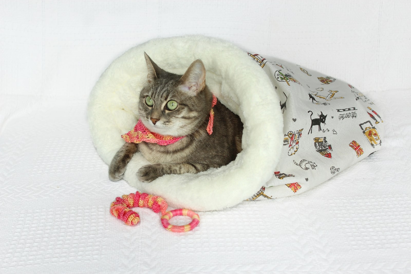 Cat bed sleeping bag, pet products 8 Cat bed sleeping bag, kitten bed, winter warm cat, pet products.
