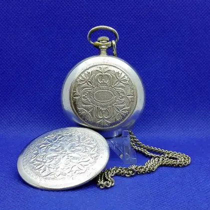 Pocket-watch-Molnija
