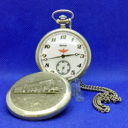 Soviet-watch-with-Train