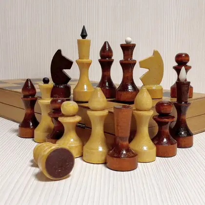 antique-carbolite-chess