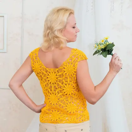 Summer crochet top pattern. Round motifs.