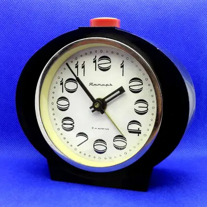 Soviet Vintage Black Alarm Clock Jantar.Antique Alarm clock USSR