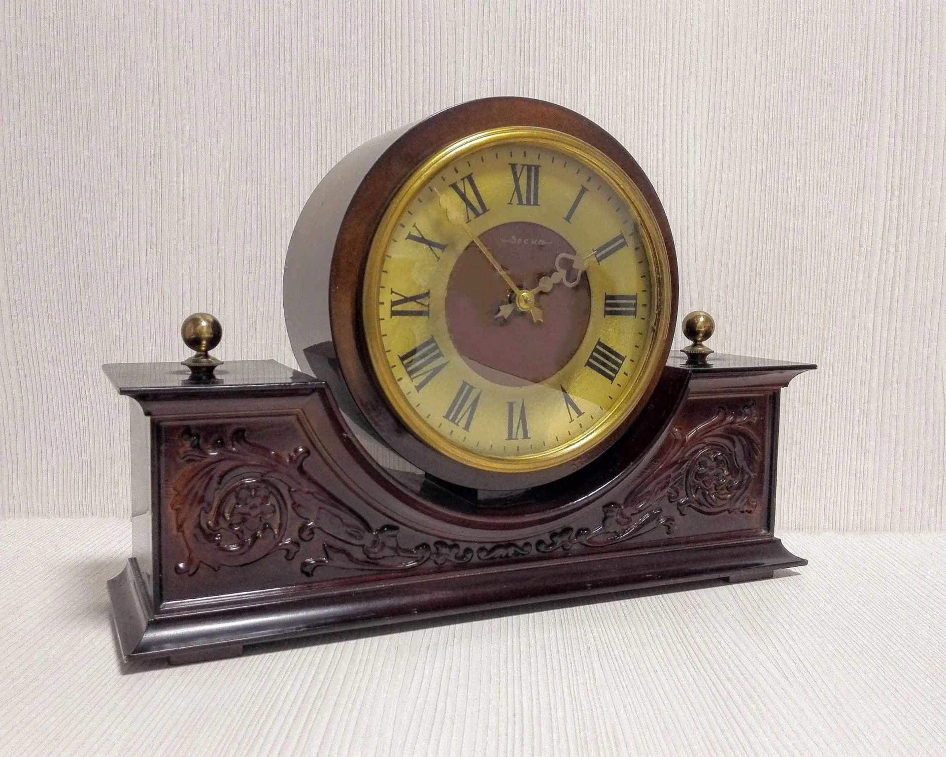 Soviet Vintage Desk Clock Vesna. Antique Wooden Mechanical clock 1 Soviet Vintage Desk Clock Vesna. Antique Wooden Mechanical clock