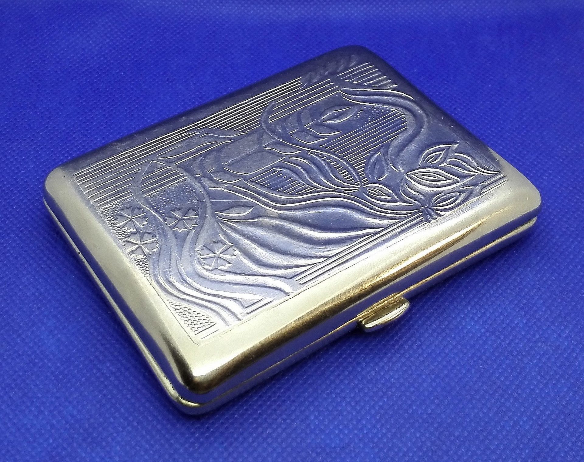 Vintage Soviet Cigarette Case. Metal Case fo Smoker. Tobacco box 2 Vintage Soviet Cigarette Case. Metal Case fo Smoker. Tobacco box - Image 2
