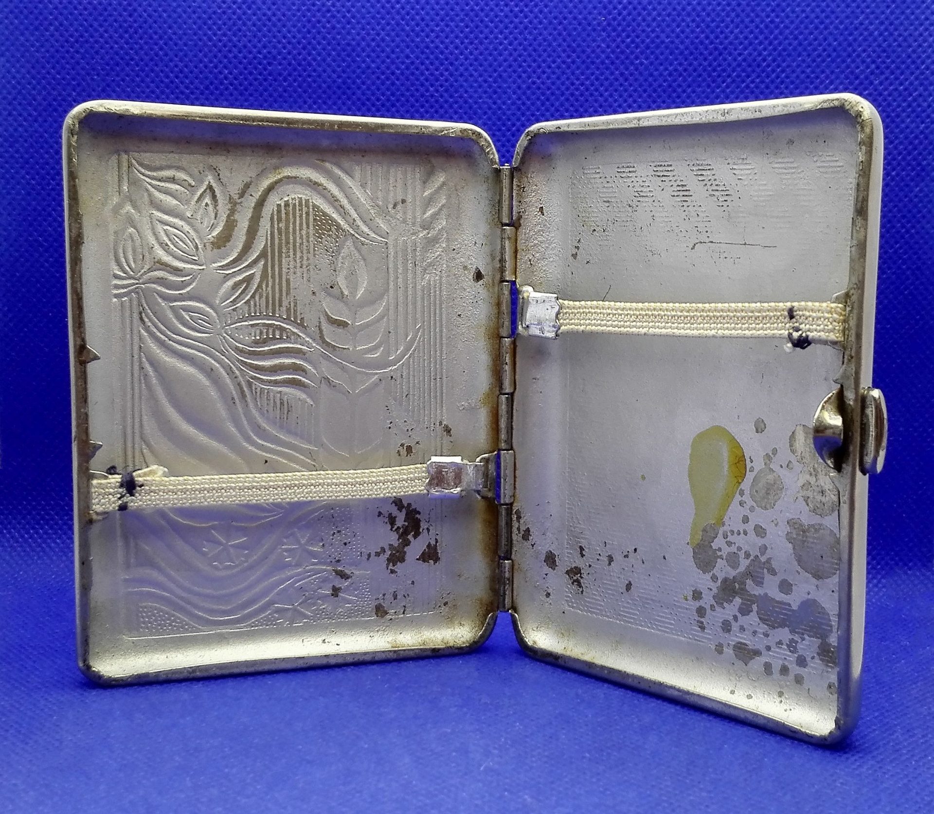 Vintage Soviet Cigarette Case. Metal Case fo Smoker. Tobacco box 9 Vintage Soviet Cigarette Case. Metal Case fo Smoker. Tobacco box - Image 9